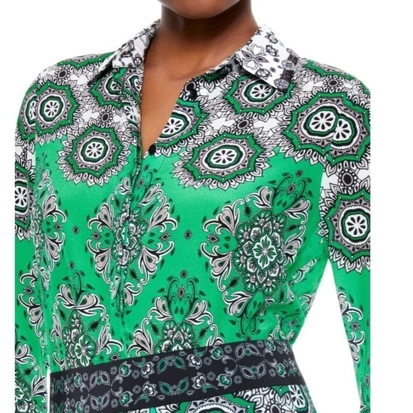 ALICE + OLIVIA Willa Boho Print Silk Shirt - Picture 1 of 13